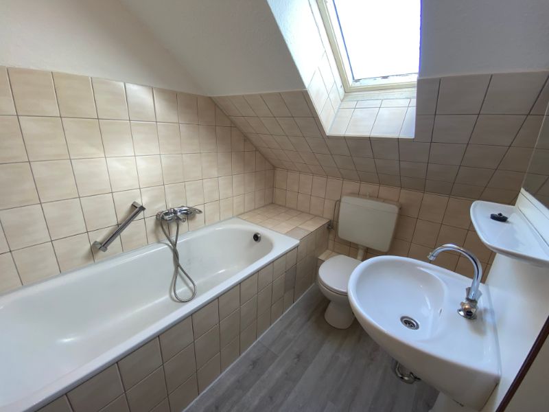 große helle Dachgeschosswohnung - Foto 1