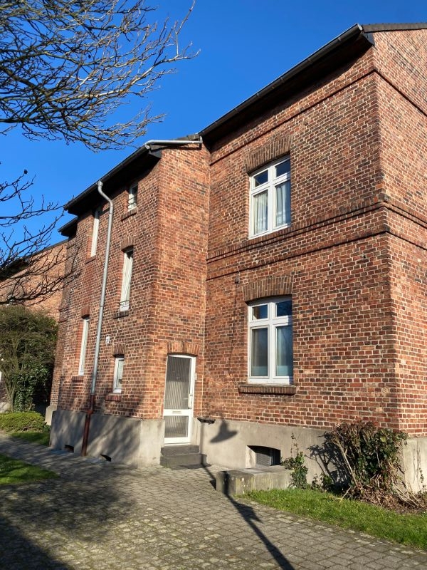 große helle Dachgeschosswohnung