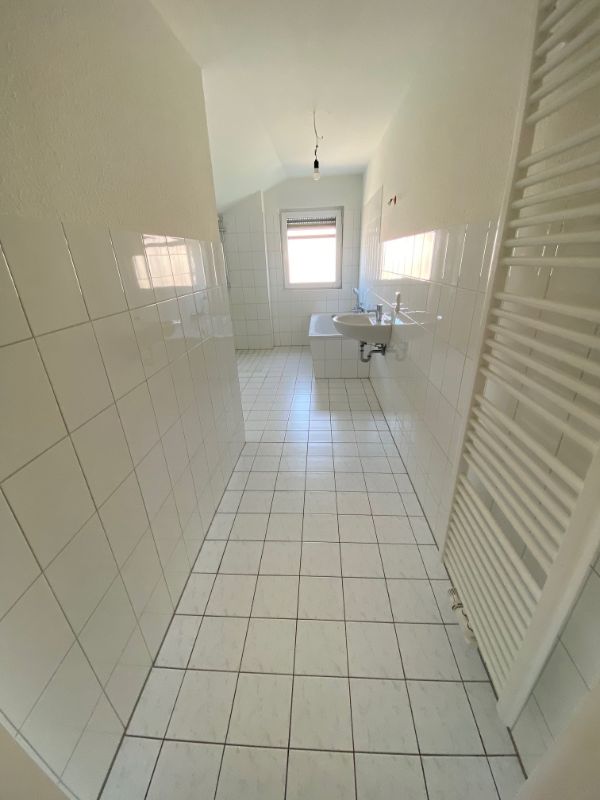 SENIORENWOHNUNG zwei Balkone, Dusche, Wanne, Aufzug, Fußbodenheizung - Foto 2